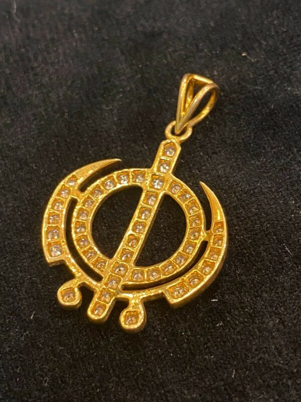 Stunning 1.01 Cts Round Brilliant Cut 